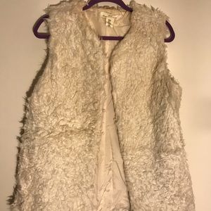 Furry cream vest